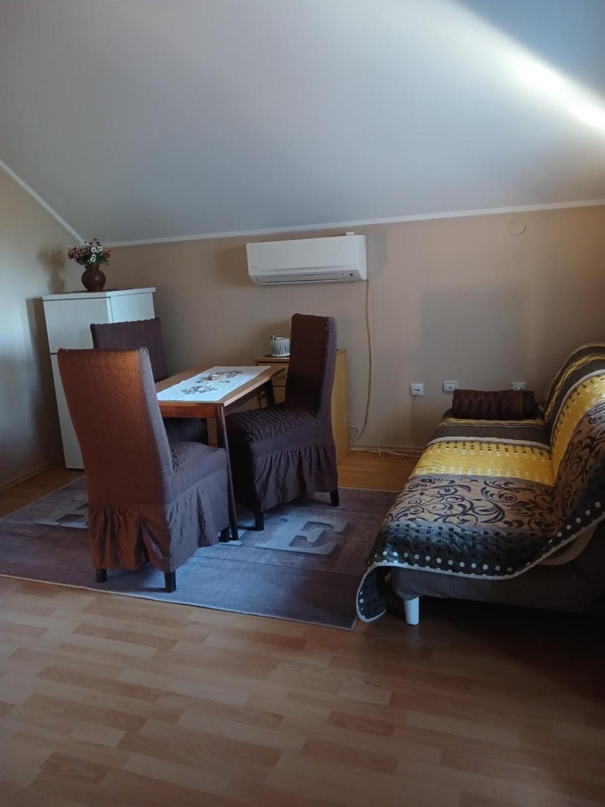 Mega Apartment Суботица Экстерьер фото
