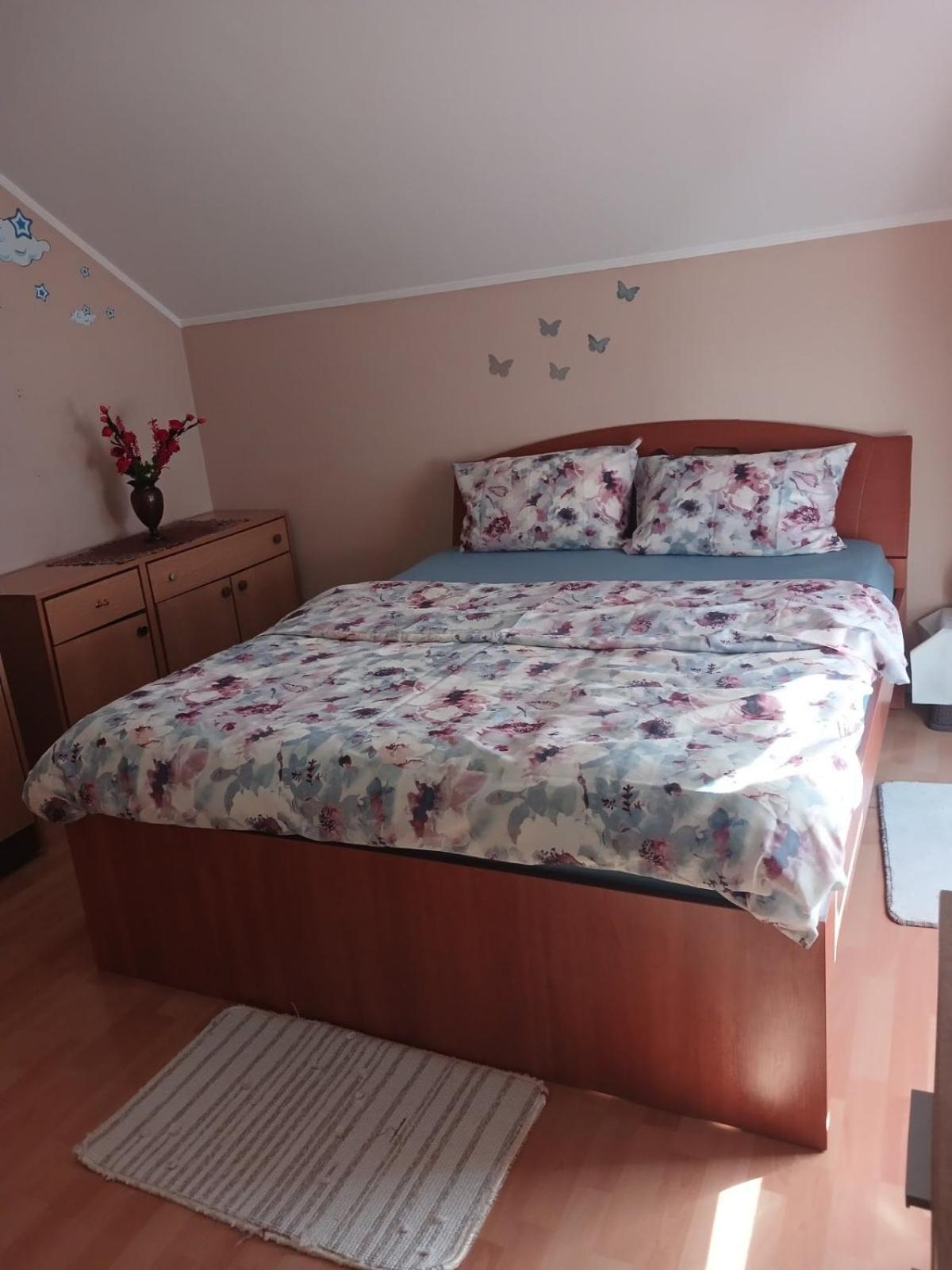 Mega Apartment Суботица Экстерьер фото